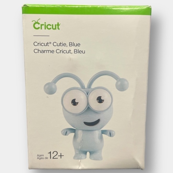 Cricut Cutie Blue Collectible Vinyl Figure Charm - Picture 1 of 3